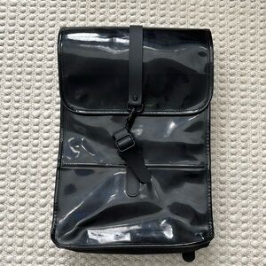 Rains Backpack - Discontinued colour in black Metallic